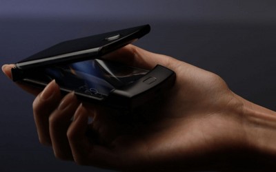 Първи изображения на сгъваемия Motorola Razr